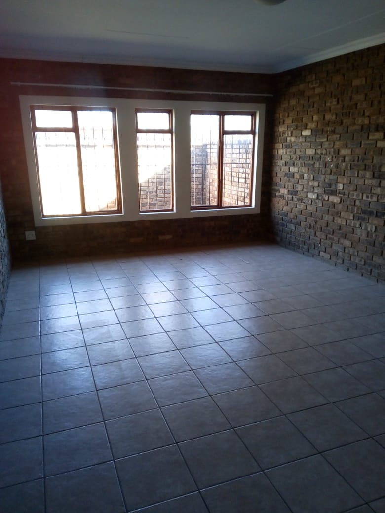 18 Bedroom Property for Sale in Oudorp North West